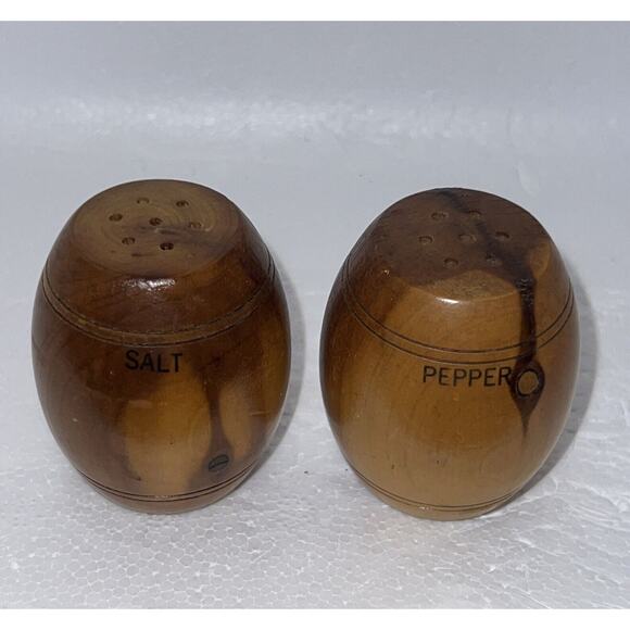 Vintage 2 Tone Wooden Barrel Salt And Pepper Shakers Collectible 2 1/8” - Picture 5 of 6